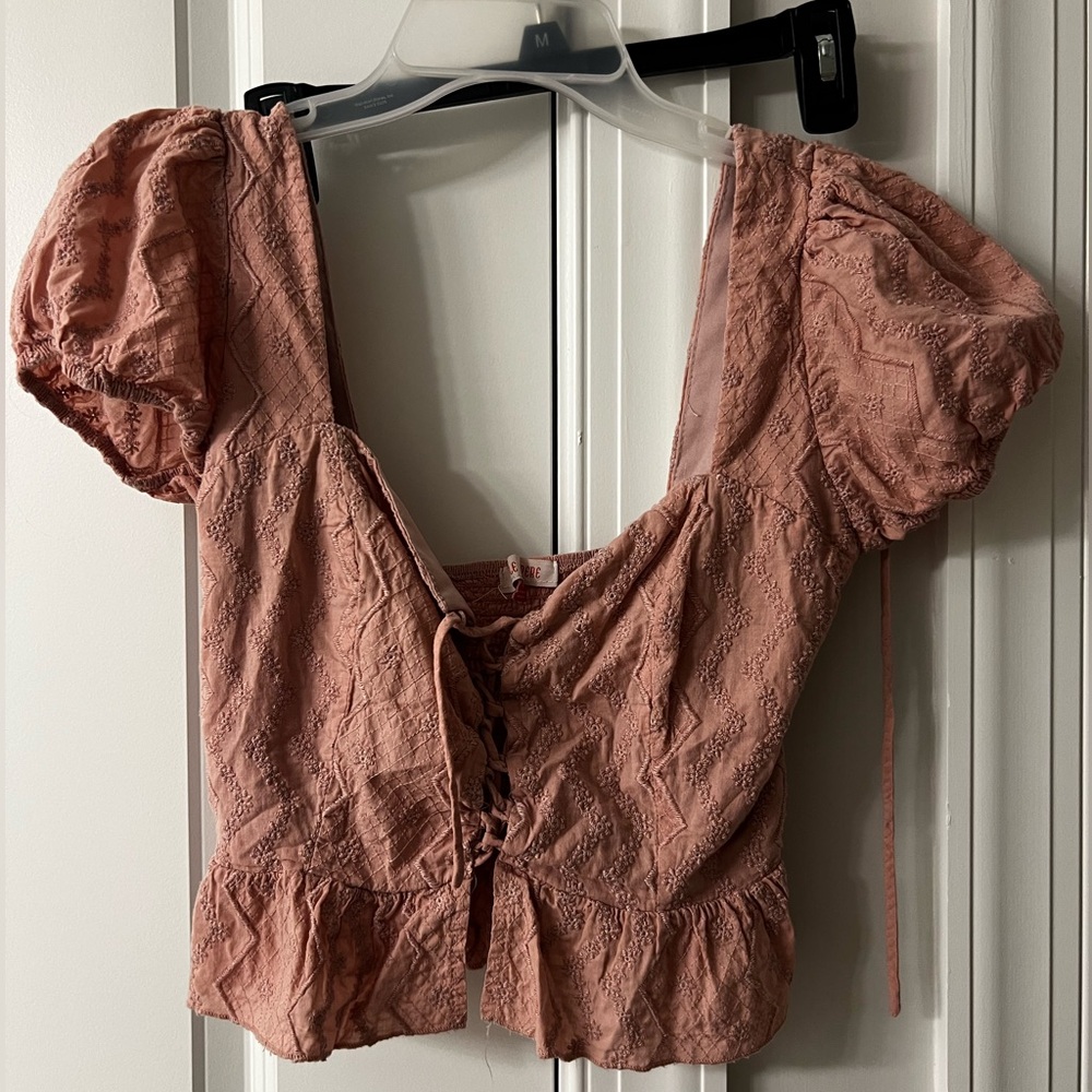 Mele e Pere Pink Puff-sleeve Crop-top w/ Lace-up Front